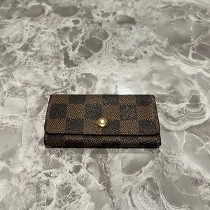 Louis Vuitton damier brown checkered key holder 4 keys